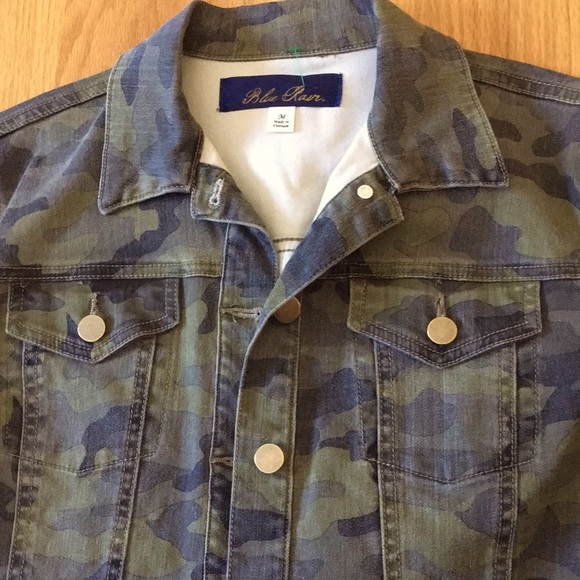 NWOT, Camo Jean Jacket - Picture 2 of 7